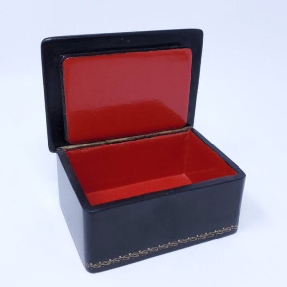 Fedoskino Russian Vintage Lacquer Paper Mache Trinket Box Signed Handmade - Picture 3 of 8